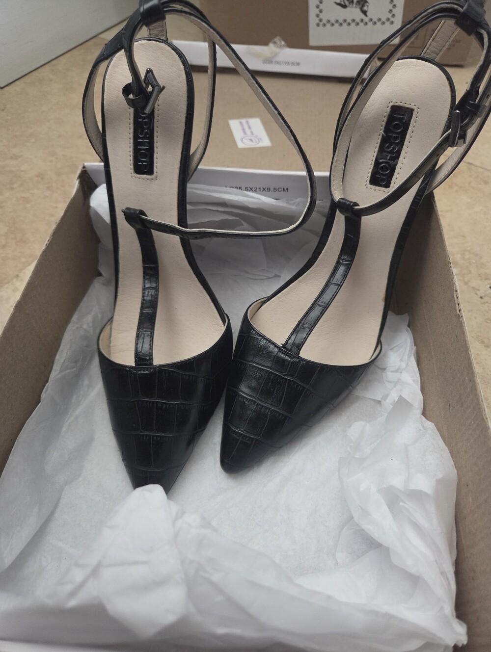 Topshop Black Croc-Embossed T-Strap Pointed Pumps - Picture 4 of 10